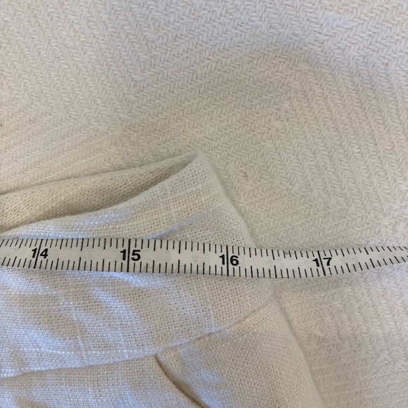 EUC cute white scalloped linen shorts - Picture 6 of 7